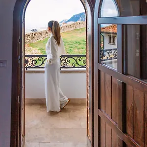 Diffuso , Inside Castle Hotel Krujë