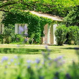 domaine-de-rhodes.aixenprovencehotels.org/